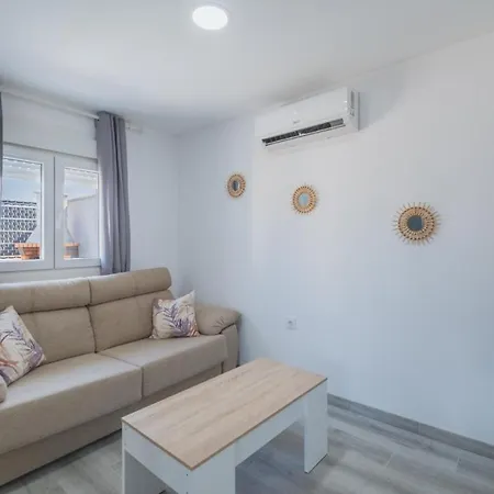 Kaki * コニル・デ・ラ・フロンテラ